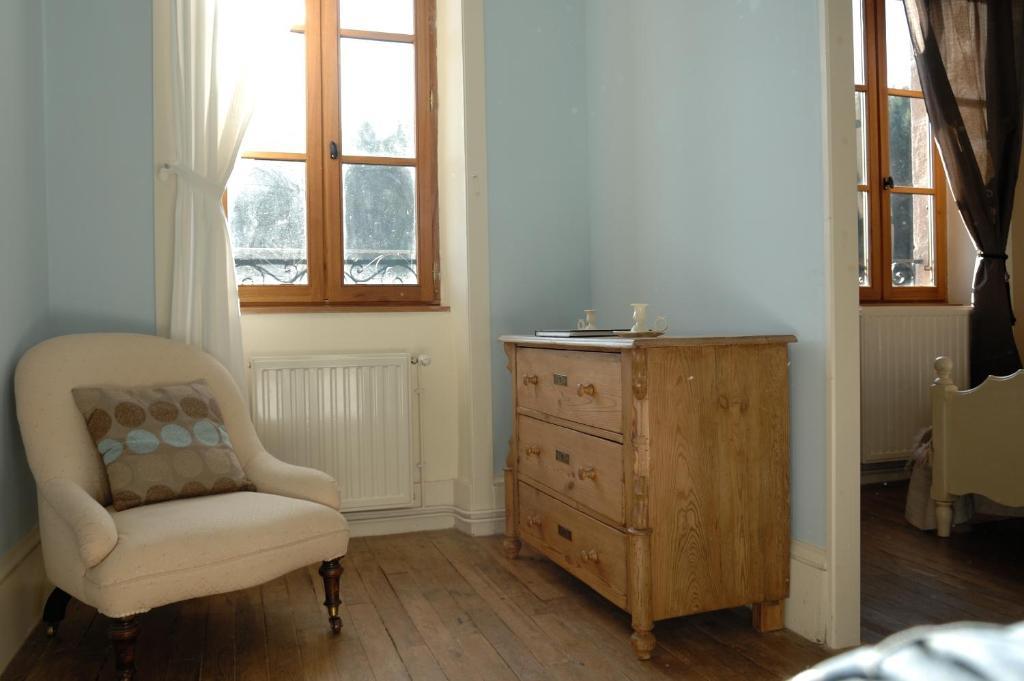 Le Moulin Des Farges Bed and Breakfast Meymac Rum bild