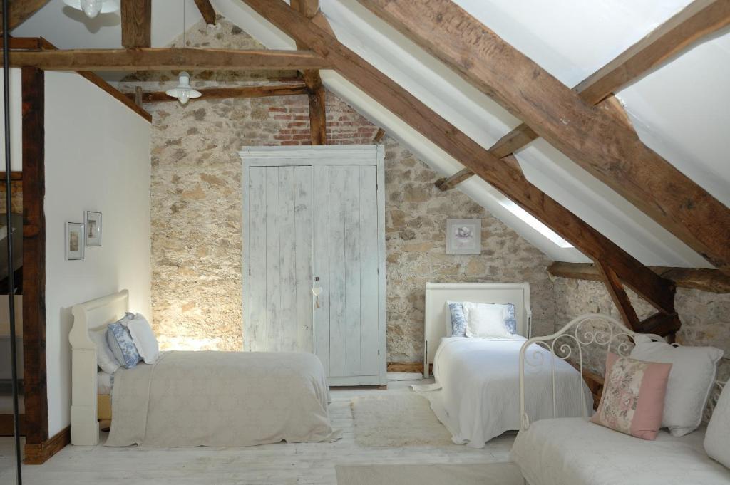 Le Moulin Des Farges Bed and Breakfast Meymac Rum bild