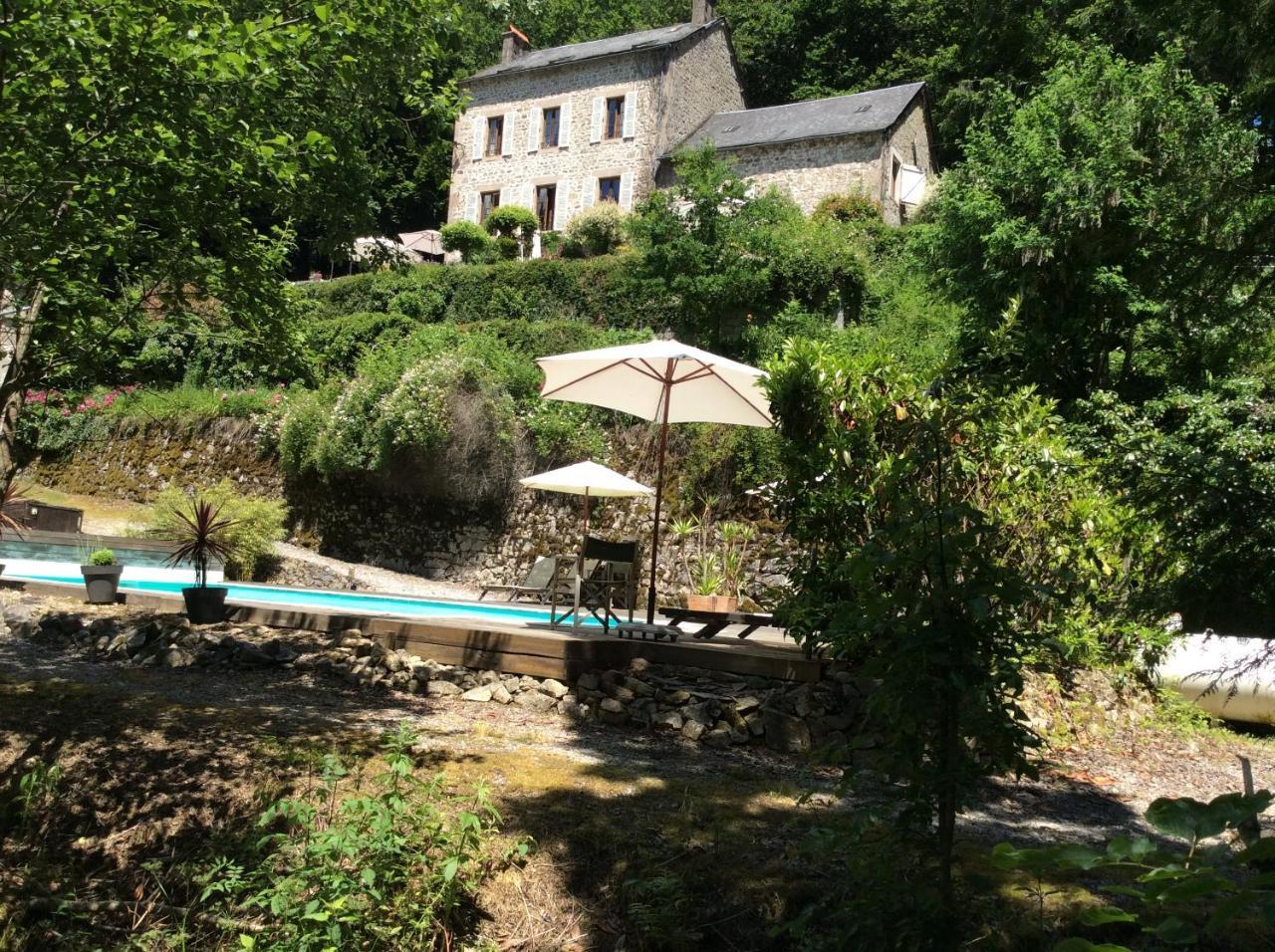 Le Moulin Des Farges Bed and Breakfast Meymac Exteriör bild
